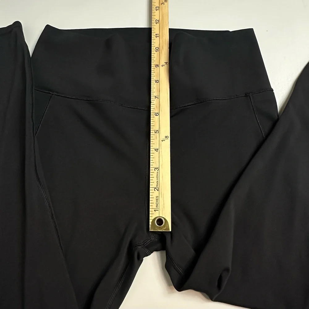 Vuori Women’s Classic Black Studio Pocket Leggings Short Inseam Size Large - Picture 7 of 14